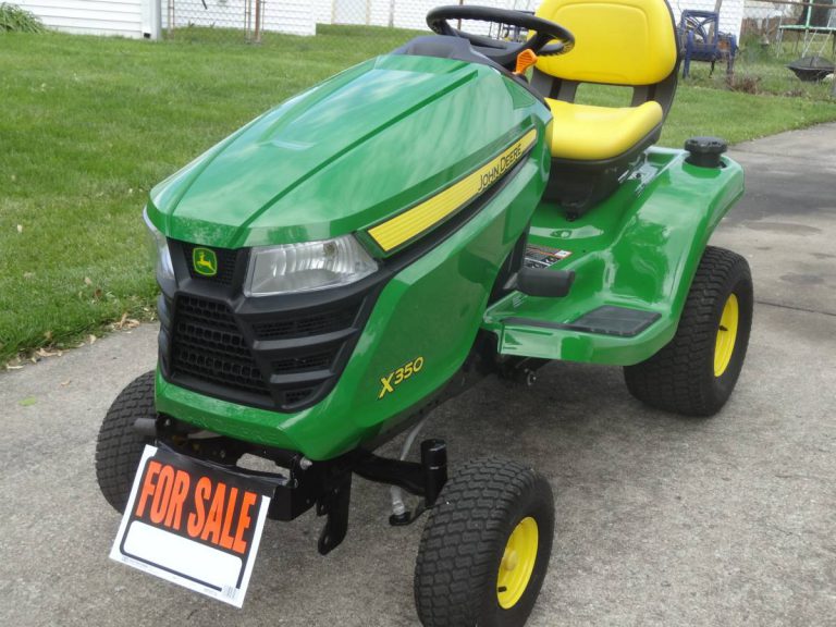 John Deere Lawn Mower