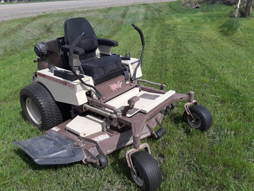 Grasshopper 325D Zero Turn Commercial Grade Mower - RonMowers