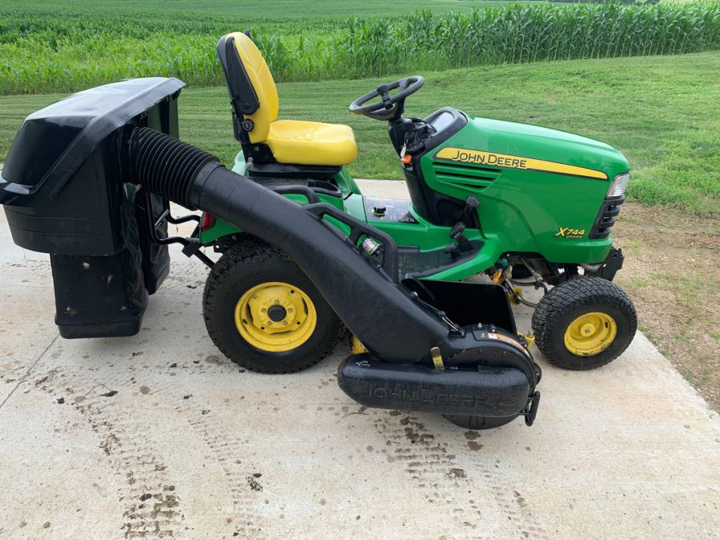 2008 John Deere x744 lawn mower with power flow bagger - RonMowers