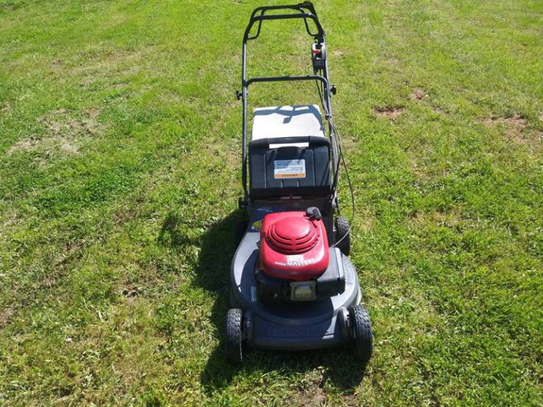 Preowned Honda HR215 Masters Commercial Grade Hydrostatic Lawn Mower