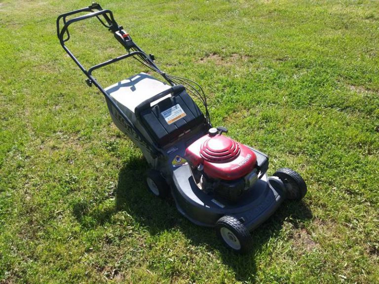 Preowned Honda Hr215 Masters Commercial Grade Hydrostatic Lawn Mower Ronmowers 3848