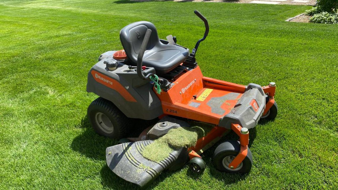 Husqvarna Z254 Hydrostatic Zero Turn Lawn Mower for sale - RonMowers