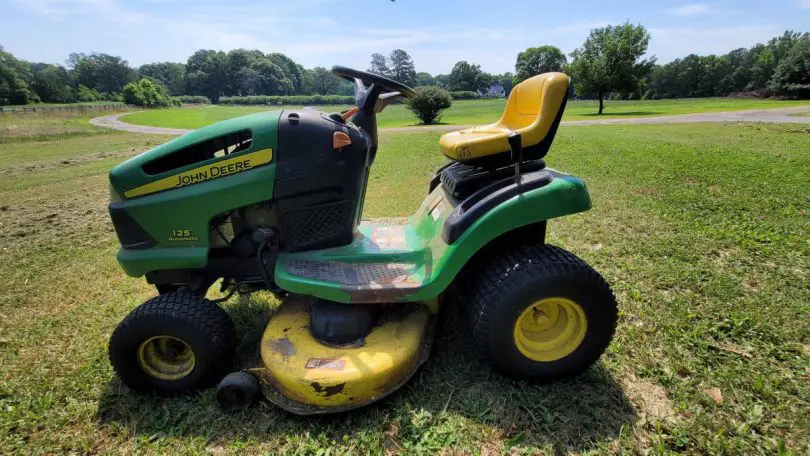 John deere 2024 125 lawn mower