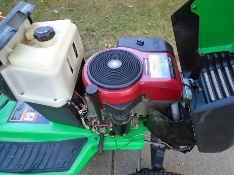 2000 John Deere Sabre 14.5/38 Gear riding lawn mower for sale - RonMowers