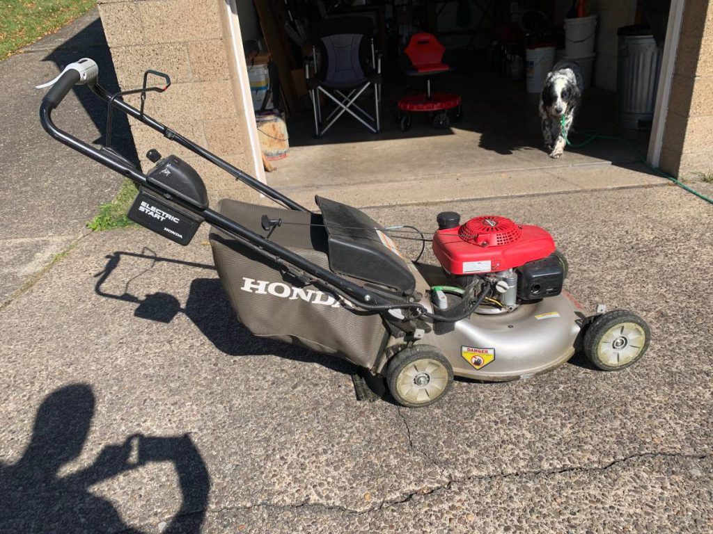 Honda HRR216VLA Walk Behind Gas Lawn Mower for Sale RonMowers