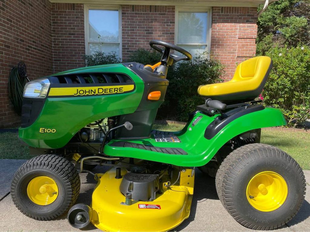 John Deere E100 42 inch Riding Lawn Mower for Sale - RonMowers