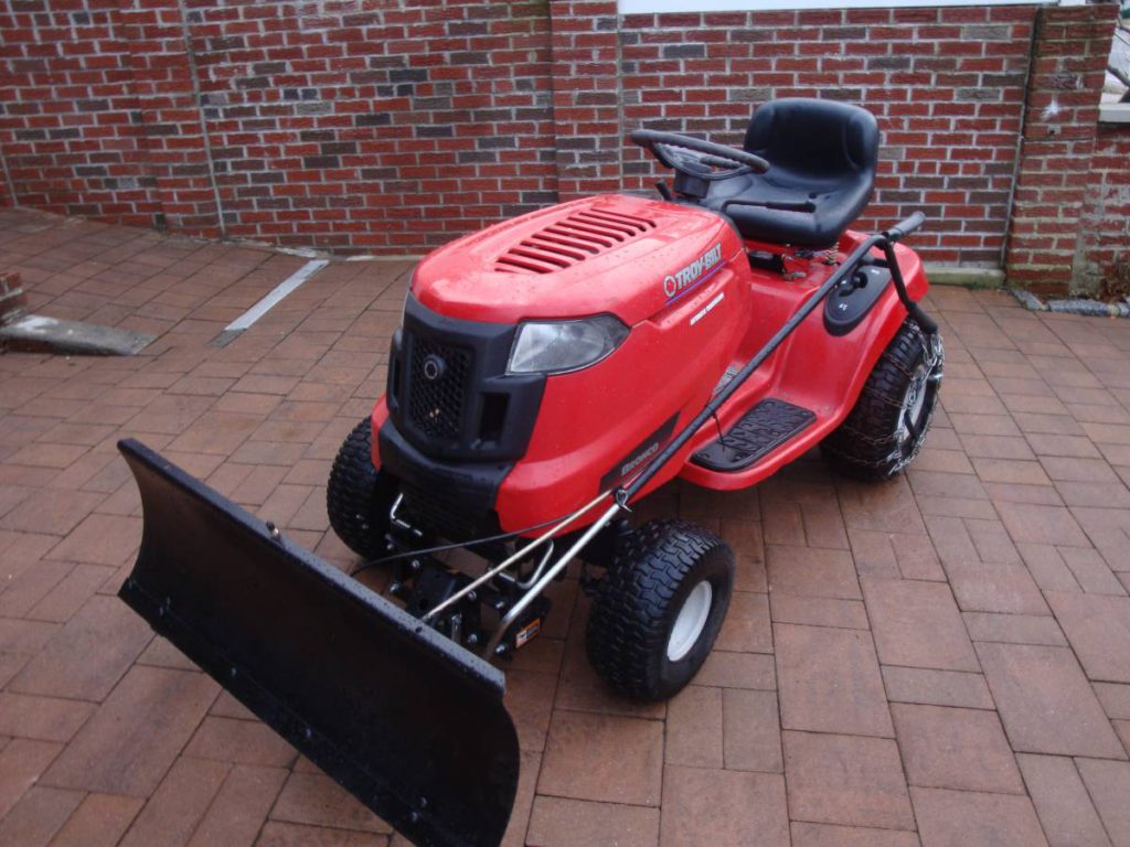 TROY BILT Bronco 42" deck with Snow Plow RonMowers