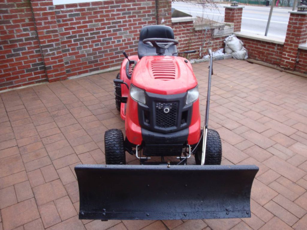 TROY BILT Bronco 42" deck with Snow Plow RonMowers