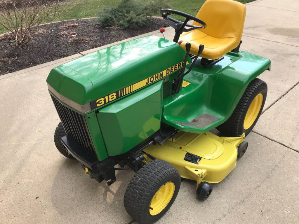 John Deere 318 Riding Mower in excellent condition - RonMowers