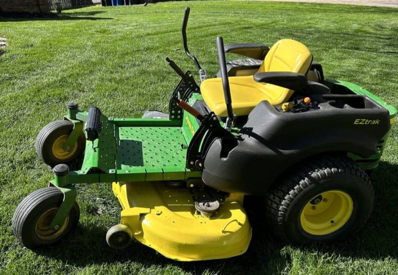 2015 Jon Deere Z425 zero turn mower for sale - RonMowers