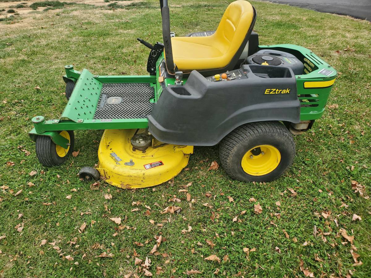 2011 John Deere Z225 zero turn riding mower - RonMowers