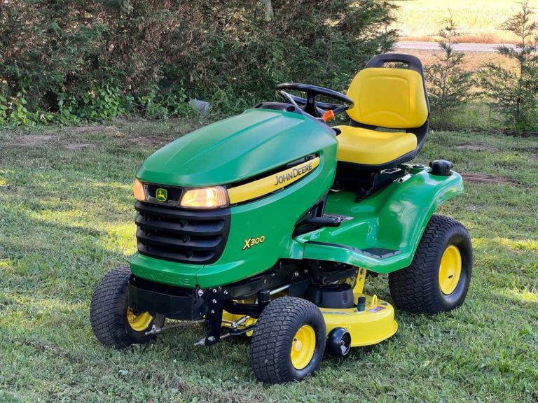 John Deere X300 under 400 hrs Riding Lawn Mower Tractor for Sale ...